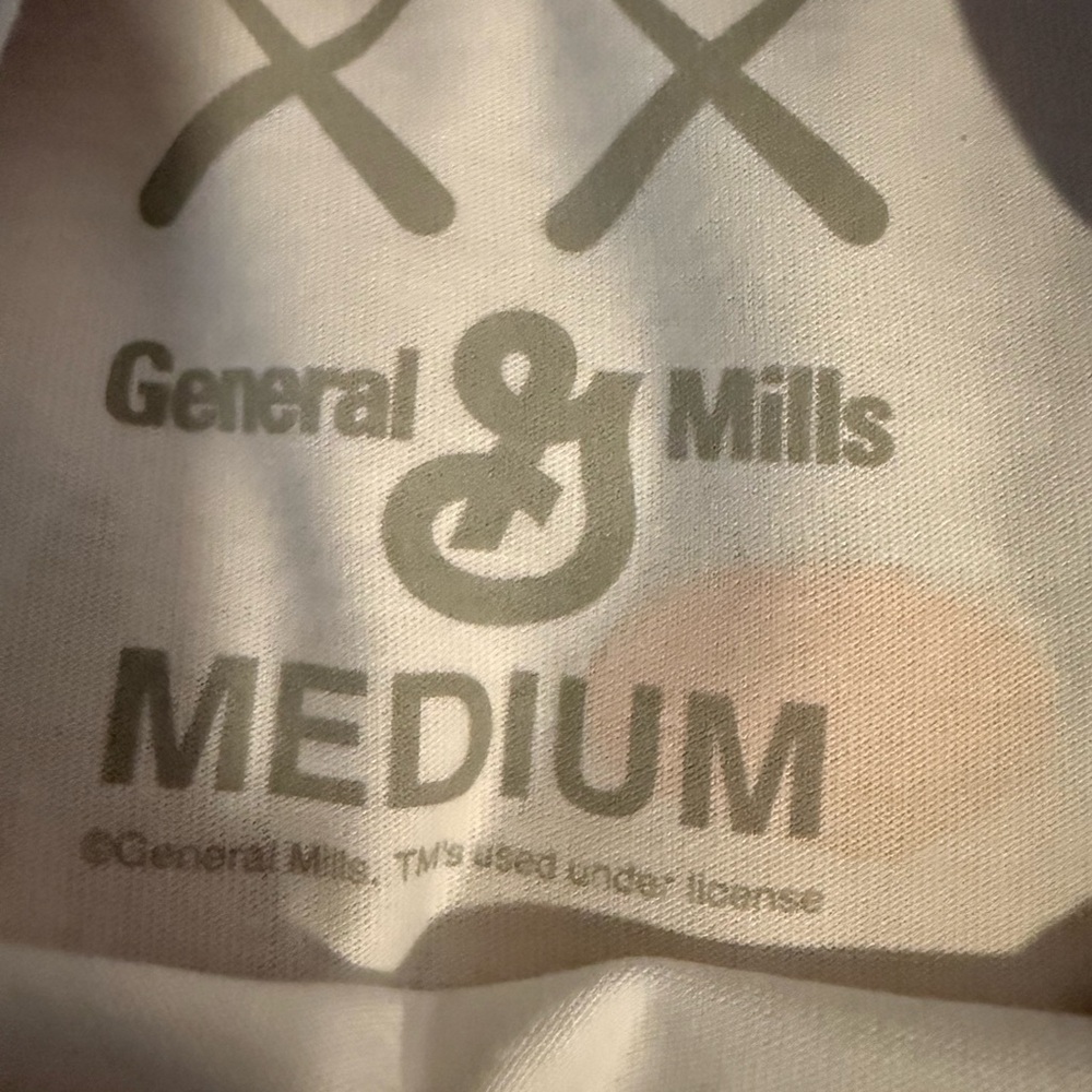 Kaws - Picture 2 of 3